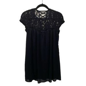 Black Speckless Blouse with Lace shoulder detailing, size womens Small
